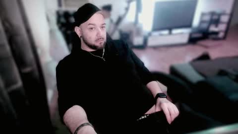 Snapshot of riptid3_ chatting on February 2025 03:54:02 PM Ask Me online show from February 2025 03:54:02 PM