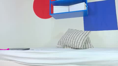 RIRI  online show from December 2025 12:55:02 PM