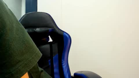 Roan Birkin online show from October 2025 08:44:02 PM