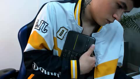 Roan Birkin online show from December 2025 08:02:02 PM