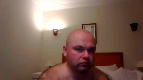 rob18997 online show from December 2025 09:57:01 PM