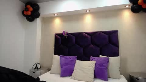 Robbin online show from October 2025 04:49:02 AM