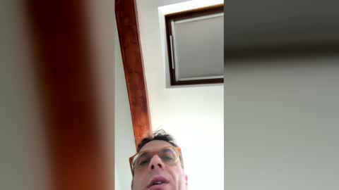 Snapshot of roberpierre_ho chatting on March 2026 04:53:02 PM roberpierre_ho online show from March 2026 04:53:02 PM