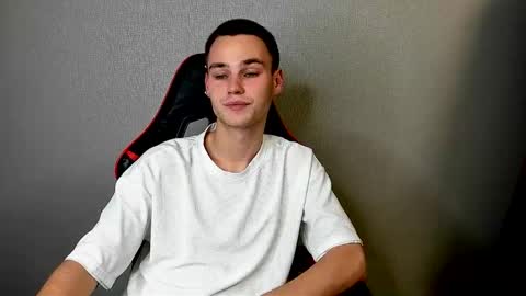 robert10211 online show from November 2025 03:34:01 AM