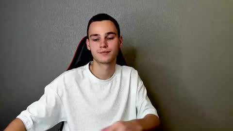 robert10211 online show from November 2025 02:23:02 AM