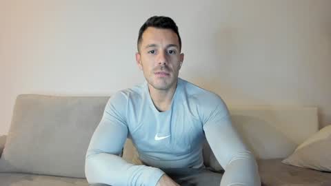 roberto4ever online show from February 2025 06:28:01 PM