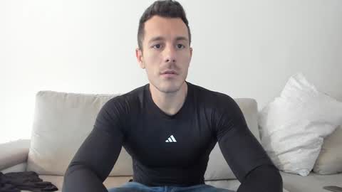 roberto4ever online show from February 2025 10:54:01 AM