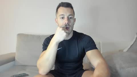 roberto4ever online show from February 2025 05:31:01 AM