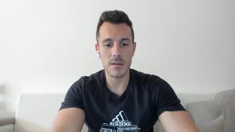 Snapshot of roberto4ever chatting on May 2026 10:31:02 AM roberto4ever online show from May 2026 10:31:02 AM