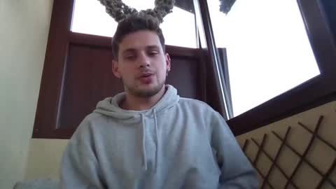 Snapshot of roberto_twink1 chatting on December 2024 02:06:02 PM Roberto online show from December 2024 02:06:02 PM