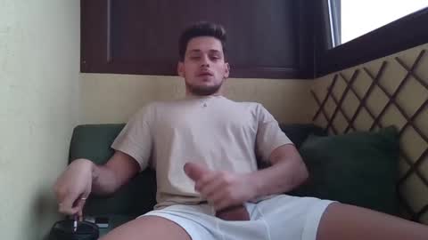 Snapshot of roberto_twink1 chatting on February 2025 08:50:01 AM Roberto online show from February 2025 08:50:01 AM