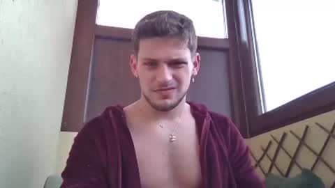 Snapshot of roberto_twink1 chatting on February 2025 08:09:01 AM Roberto online show from February 2025 08:09:01 AM