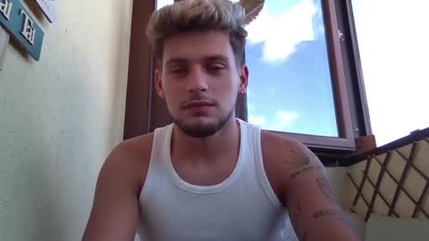 Snapshot of roberto_twink1 chatting on September 2025 08:49:02 AM Roberto online show from September 2025 08:49:02 AM