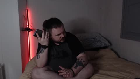 Robin online show from November 2025 10:42:02 PM