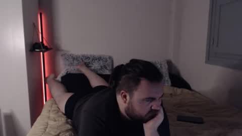 Robin online show from December 2025 12:31:02 AM