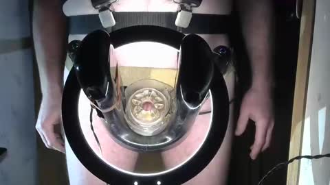 Snapshot of robodickmilker chatting on March 2025 06:05:02 AM Robodickmilker online show from March 2025 06:05:02 AM