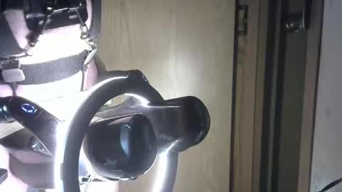 Snapshot of robodickmilker chatting on October 2025 01:24:02 AM Robodickmilker online show from October 2025 01:24:02 AM