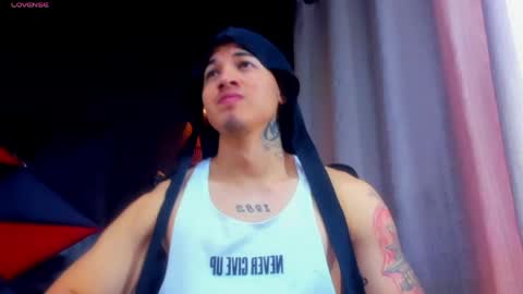 Snapshot of rocco_santos chatting on June 2026 06:32:02 PM rocco_santos online show from June 2026 06:32:02 PM