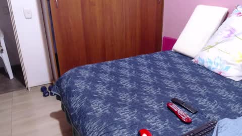 Snapshot of rochelle_xxx chatting on February 2025 10:53:02 PM Rochelle online show from February 2025 10:53:02 PM
