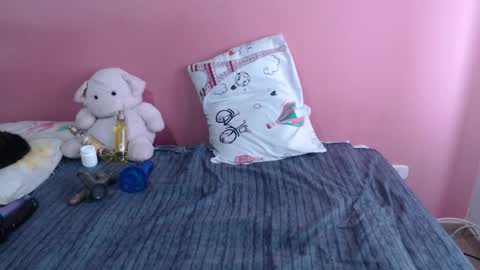 Rochelle online show from November 2025 07:23:01 PM