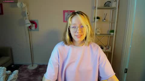 Snapshot of rockett_bunny chatting on October 2025 01:14:02 AM Rockett online show from October 2025 01:14:02 AM