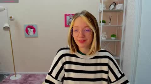 Snapshot of rockett_bunny chatting on October 2025 01:05:02 AM Rockett online show from October 2025 01:05:02 AM