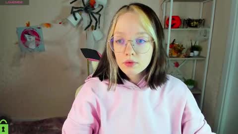 Snapshot of rockett_bunny chatting on November 2025 01:06:01 AM Rockett online show from November 2025 01:06:01 AM