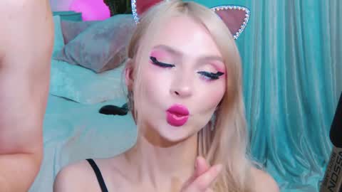 Lina and Den online show from September 2025 07:44:02 AM