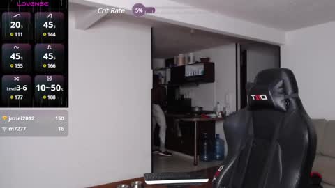 Snapshot of rogger_physique chatting on January 2025 05:38:01 AM Rogger online show from January 2025 05:38:01 AM