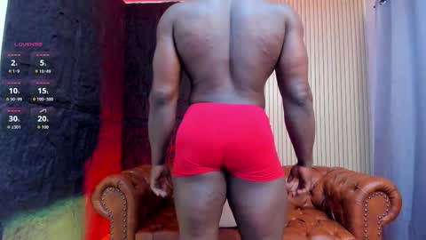 Snapshot of rogger_physique chatting on November 2025 10:30:02 PM Rogger online show from November 2025 10:30:02 PM