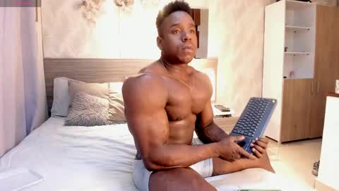 Snapshot of rogger_physique chatting on April 2026 10:11:02 PM Rogger online show from April 2026 10:11:02 PM
