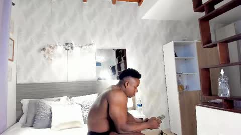 Snapshot of rogger_physique chatting on April 2026 04:28:02 AM Rogger online show from April 2026 04:28:02 AM