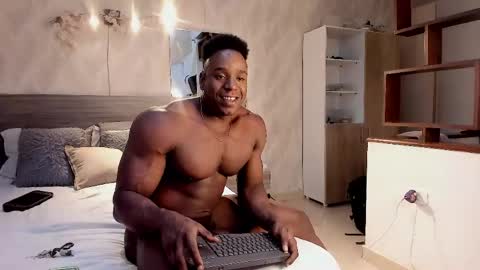 Snapshot of rogger_physique chatting on April 2026 10:16:01 PM Rogger online show from April 2026 10:16:01 PM