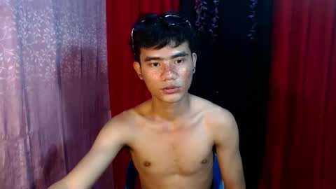 roianboyyy online show from May 2026 12:12:02 PM
