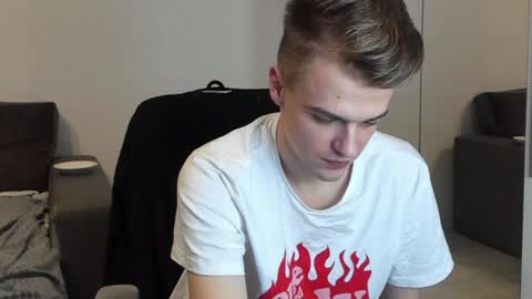 taylor fox online show from January 2025 07:10:01 PM