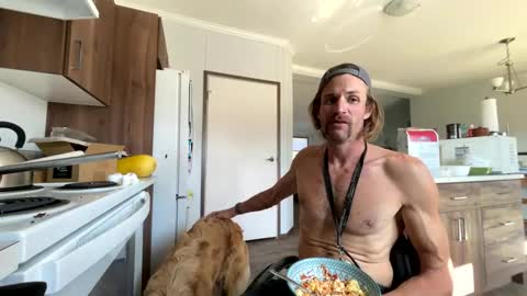 Snapshot of rollinintheweeds chatting on September 2025 08:32:01 PM Rollinintheweeds online show from September 2025 08:32:01 PM