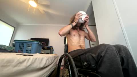 Snapshot of rollinintheweeds chatting on October 2025 04:46:01 PM Rollinintheweeds online show from October 2025 04:46:01 PM