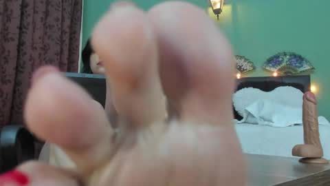 Snapshot of roma_calderon chatting on May 2026 04:07:02 AM Roma Calderon online show from May 2026 04:07:02 AM