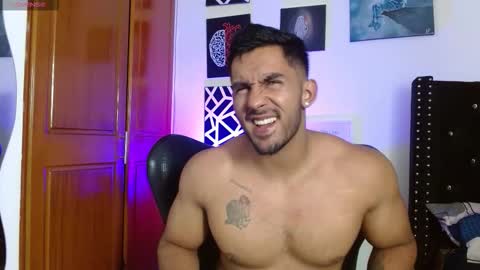 Roman online show from November 2025 08:53:02 PM