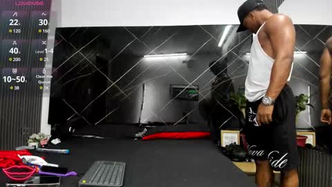 Snapshot of ronnie_777 chatting on March 2025 08:38:02 PM Ronnie 777 online show from March 2025 08:38:02 PM