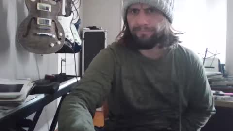 ronniejohnston13 online show from December 2025 07:08:02 PM