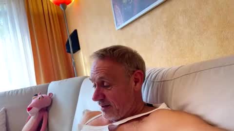 Rony online show from October 2025 01:44:01 PM