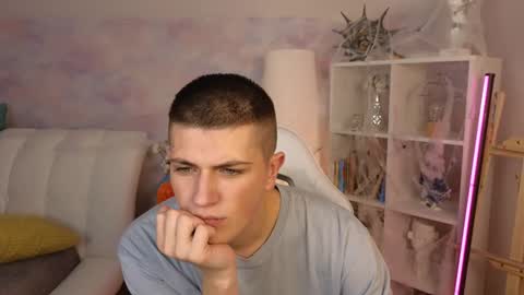 Rony online show from December 2024 01:38:02 PM