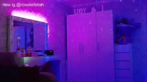 Snapshot of rosaliefetish chatting on January 2025 05:06:01 PM Rosalie online show from January 2025 05:06:01 PM