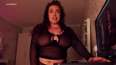 Snapshot of rosaliefetish chatting on March 2026 06:57:01 PM Rosalie online show from March 2026 06:57:01 PM