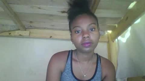 Snapshot of rosalinda933 chatting on March 2026 01:40:02 AM Rosalinda online show from March 2026 01:40:02 AM