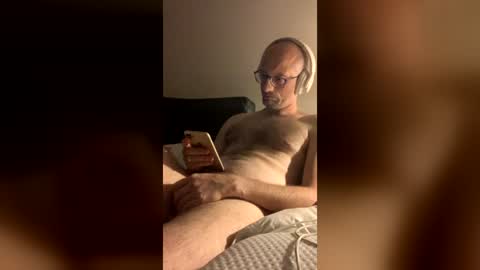 Snapshot of rosbif69 chatting on August 2026 11:19:01 PM rosbif69 online show from August 2026 11:19:01 PM