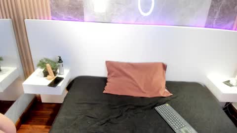 Snapshot of rose_nova_ chatting on February 2025 12:11:02 PM Rose 3 online show from February 2025 12:11:02 PM