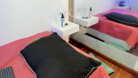 Snapshot of rose_nova_ chatting on March 2025 03:05:02 PM Rose 3 online show from March 2025 03:05:02 PM