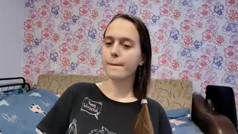 Sophie online show from November 2025 01:40:01 AM